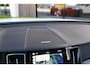 Volvo XC60 2.0 T6 Plug-in hybrid AWD Plus Dark Long Range | SOH 100% | Trekhaak | Harman Kardon | Adaptieve cruise control | Schuif/kanteld