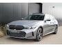 BMW 3-Serie Touring 320e M Sport | SOH 95% | Shadow Line | Sfeerverlichting | Dealer onderhouden | Trekhaak | Panoramisch schuif/kanteldak |