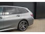 BMW 3-Serie Touring 320e M Sport | SOH 95% | Shadow Line | Sfeerverlichting | Dealer onderhouden | Trekhaak | Panoramisch schuif/kanteldak |