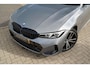 BMW 3-Serie Touring 320e M Sport | SOH 95% | Shadow Line | Sfeerverlichting | Dealer onderhouden | Trekhaak | Panoramisch schuif/kanteldak |