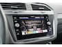 Volkswagen Tiguan 1.4 TSI eHybrid R-Line Business+ | Sfeerverlichting | Stoel en stuurwielverwarming | Dodehoek detectie | Digitaal dashboard | Ad