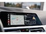 BMW 3-Serie Touring 318i High Executive M | M Pakket | Sportonderstel | Sfeerverlichting | Shadow Line | Stoelverwarming | LED | Dealer onde