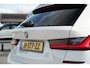 BMW 3-Serie Touring 318i High Executive M | M Pakket | Sportonderstel | Sfeerverlichting | Shadow Line | Stoelverwarming | LED | Dealer onde
