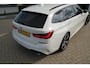 BMW 3-Serie Touring 318i High Executive M | M Pakket | Sportonderstel | Sfeerverlichting | Shadow Line | Stoelverwarming | LED | Dealer onde