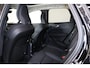 Volvo XC60 T6 Recharge AWD Ultra Dark - Luchtvering - Panorama/schuifdak - IntelliSafe Assist & Surround - 360º Camera - Harman/Kardon audio - Adaptieve LED koplampen - Verwarmde voorstoelen, stuur & achterbank - Parkeersensoren voor & achter - Elektr. bedienb. voorstoelen met geheugen - Draadloze tel. lader - Extra getint glas - Inklapbare trekhaak - 20' LMV