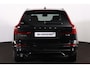Volvo XC60 T6 Recharge AWD Ultra Dark - Luchtvering - Panorama/schuifdak - IntelliSafe Assist & Surround - 360º Camera - Harman/Kardon audio - Adaptieve LED koplampen - Verwarmde voorstoelen, stuur & achterbank - Parkeersensoren voor & achter - Elektr. bedienb. voorstoelen met geheugen - Draadloze tel. lader - Extra getint glas - Inklapbare trekhaak - 20' LMV