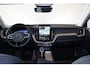 Volvo XC60 T6 Recharge AWD Ultra Dark - Luchtvering - Panorama/schuifdak - IntelliSafe Assist & Surround - 360º Camera - Harman/Kardon audio - Adaptieve LED koplampen - Verwarmde voorstoelen, stuur & achterbank - Parkeersensoren voor & achter - Elektr. bedienb. voorstoelen met geheugen - Draadloze tel. lader - Extra getint glas - Inklapbare trekhaak - 20' LMV