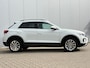 Volkswagen T-Roc Apple Carplay/Android Auto | Trekhaak geremd 1300 kg | All-season banden | Airco | Cruise control adaptief | Parkeersensoren | Apple Carplay/Android Auto | Trekhaak geremd 1300 kg | All-season banden | Airco | Cruise control adaptief | Parkeersensoren |