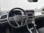 Volkswagen T-Roc Apple Carplay/Android Auto | Trekhaak geremd 1300 kg | All-season banden | Airco | Cruise control adaptief | Parkeersensoren | Apple Carplay/Android Auto | Trekhaak geremd 1300 kg | All-season banden | Airco | Cruise control adaptief | Parkeersensoren |
