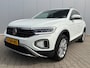 Volkswagen T-Roc Apple Carplay/Android Auto | Trekhaak geremd 1300 kg | All-season banden | Airco | Cruise control adaptief | Parkeersensoren | Apple Carplay/Android Auto | Trekhaak geremd 1300 kg | All-season banden | Airco | Cruise control adaptief | Parkeersensoren |