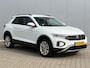 Volkswagen T-Roc Apple Carplay/Android Auto | Trekhaak geremd 1300 kg | All-season banden | Airco | Cruise control adaptief | Parkeersensoren | Apple Carplay/Android Auto | Trekhaak geremd 1300 kg | All-season banden | Airco | Cruise control adaptief | Parkeersensoren |