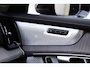Volvo XC90 T8 455PK Plug-in hybrid AWD Ultra Dark / Bowers & Wilkins / Luchtvering / Head-Up Display / 360 Camera / Massagestoelen / Elektrisch bedienbare stoelen met geheugen / Stoelventilatie / Nappaleder / Elektrisch uitklapbare trekhaak