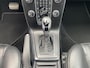 Volvo V40 2.0 T4 Business Sport / NL-Auto / Vol-Leder / Panodak / Stoelverwarming / Cruise-Control / Climate-Control / Keyless / LED / Radio-Bluetooth / Navi / PDC met Camera / 17'' LMV / ENZ.