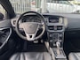 Volvo V40 2.0 T4 Business Sport / NL-Auto / Vol-Leder / Panodak / Stoelverwarming / Cruise-Control / Climate-Control / Keyless / LED / Radio-Bluetooth / Navi / PDC met Camera / 17'' LMV / ENZ.