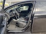 Volvo V40 2.0 T4 Business Sport / NL-Auto / Vol-Leder / Panodak / Stoelverwarming / Cruise-Control / Climate-Control / Keyless / LED / Radio-Bluetooth / Navi / PDC met Camera / 17'' LMV / ENZ.