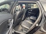 Volvo V40 2.0 T4 Business Sport / NL-Auto / Vol-Leder / Panodak / Stoelverwarming / Cruise-Control / Climate-Control / Keyless / LED / Radio-Bluetooth / Navi / PDC met Camera / 17'' LMV / ENZ.