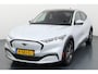 Ford Mustang Mach-E RWD 75 kWh Pure kracht met een vleugje Amerikaanse allure