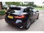 BMW 1-Serie 118i High Executive M-PAKKET/ AUTOM/PANO DAK/CARPLAY/CRUISE/NAVI/AIRCO-ECC/XENON/CAMERA/BLUETOOTH/PDC/STOEL STUUR VERW