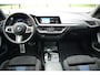 BMW 1-Serie 118i High Executive M-PAKKET/ AUTOM/PANO DAK/CARPLAY/CRUISE/NAVI/AIRCO-ECC/XENON/CAMERA/BLUETOOTH/PDC/STOEL STUUR VERW