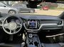 Volvo XC60 2.0 T6 Plug-in hybrid AWD Plus Black Edition LUCHTVERING | ELEK. TREKHAAK | STOEL + STOELVERWARMING | ACHTERBANK VERWARMD | HARMAN KARDON | RIJKLAAR | FABRIEKS GARANTIE T/M 7-2027 | PANO |