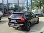 Volvo XC60 2.0 T6 Plug-in hybrid AWD Plus Black Edition LUCHTVERING | ELEK. TREKHAAK | STOEL + STOELVERWARMING | ACHTERBANK VERWARMD | HARMAN KARDON | RIJKLAAR | FABRIEKS GARANTIE T/M 7-2027 | PANO |