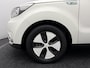 Kia e-Soul EV Edition 30 kWh SOH 94,9% | Panoramadak | Stoel/Stuurverwarming | 100KW Snellaadvermogen | Camera