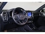 Volvo EC40 Extended Range Plus Black Ed. 82 kWh - Panoramadak - IntelliSafe Assist & Surround - 360º Camera - Verwarmde voorstoelen, stuur & achterbank - Parkeersensoren voor & achter - Elektr. bedienb. bestuurdersstoel met geheugen - Draadloze tel. lader - Extra getint glas - 20' LMV