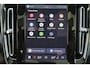 Volvo EC40 Extended Range Plus Black Ed. 82 kWh - Panoramadak - IntelliSafe Assist & Surround - 360º Camera - Verwarmde voorstoelen, stuur & achterbank - Parkeersensoren voor & achter - Elektr. bedienb. bestuurdersstoel met geheugen - Draadloze tel. lader - Extra getint glas - 20' LMV