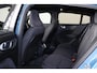 Volvo C40 Extended Range Plus 82 kWh - Panoramadak - IntelliSafe Assist & Surround - Verwarmde voorstoelen & stuur - Parkeersensoren voor & achter - Draadloze tel. lader - Extra getint glas - 19' LMV