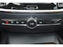 Volvo V60 2.0 T4 Inscription - Panorama/schuifdak - IntelliSafe Assist & Surround - Parkeercamera achter - Verwarmde voorstoelen, stuur & achterbank - Parkeersensoren voor & achter - Elektr. bedienb. bestuurdersstoel - 19' LMV - Inklapbare trekhaak