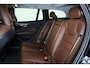Volvo V60 2.0 T4 Inscription - Panorama/schuifdak - IntelliSafe Assist & Surround - Parkeercamera achter - Verwarmde voorstoelen, stuur & achterbank - Parkeersensoren voor & achter - Elektr. bedienb. bestuurdersstoel - 19' LMV - Inklapbare trekhaak