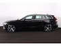 Volvo V60 2.0 T4 Inscription - Panorama/schuifdak - IntelliSafe Assist & Surround - Parkeercamera achter - Verwarmde voorstoelen, stuur & achterbank - Parkeersensoren voor & achter - Elektr. bedienb. bestuurdersstoel - 19' LMV - Inklapbare trekhaak