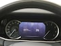 Land Rover Range Rover Evoque 1.5 P300e AWD R-Dynamic HSE Leder | Navigatie | Panoramadak | LM velgen |