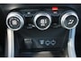 Renault Captur 1.3 TCe 140 PK Intens | Camera achter en sensoren voor | 18" LM Velgen |