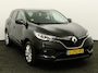 Renault Kadjar 1.3 TCe Zen Apple Carplay/Android Auto, Cruise control, Dab, Parkeersensor voor/achter, Keyless entry, Spraakbediening Een ruime en comfortabele SUV met een luxe uitstraling. Dankzij het royale interieur en de fijne zit biedt de Kadjar veel comfort voor zowel korte als lange ritten. De 1.3 TCe-motor zorgt voo