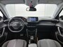 Peugeot 2008 SUV Allure 130pk Automaat | Navigatie | Climate Control | Cruise Control | Parkeersensoren | Keyless | Led koplampen | Armsteun | Apple Carplay / Android Auto | Bluetooth | DAB+ radio | Stof/kunstleder | Multifunctioneel lederen stuurwiel | Automatisch dimlicht | Regensensor | Donker getint glas | 17" lichtmetalen velgen |