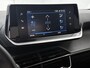 Peugeot 2008 SUV Allure 130pk Automaat | Navigatie | Climate Control | Cruise Control | Parkeersensoren | Keyless | Led koplampen | Armsteun | Apple Carplay / Android Auto | Bluetooth | DAB+ radio | Stof/kunstleder | Multifunctioneel lederen stuurwiel | Automatisch dimlicht | Regensensor | Donker getint glas | 17" lichtmetalen velgen |