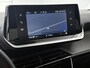 Peugeot 2008 SUV Allure 130pk Automaat | Navigatie | Climate Control | Cruise Control | Parkeersensoren | Keyless | Led koplampen | Armsteun | Apple Carplay / Android Auto | Bluetooth | DAB+ radio | Stof/kunstleder | Multifunctioneel lederen stuurwiel | Automatisch dimlicht | Regensensor | Donker getint glas | 17" lichtmetalen velgen |