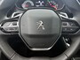 Peugeot 2008 SUV Allure 130pk Automaat | Navigatie | Climate Control | Cruise Control | Parkeersensoren | Keyless | Led koplampen | Armsteun | Apple Carplay / Android Auto | Bluetooth | DAB+ radio | Stof/kunstleder | Multifunctioneel lederen stuurwiel | Automatisch dimlicht | Regensensor | Donker getint glas | 17" lichtmetalen velgen |