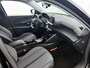 Peugeot 2008 SUV Allure 130pk Automaat | Navigatie | Climate Control | Cruise Control | Parkeersensoren | Keyless | Led koplampen | Armsteun | Apple Carplay / Android Auto | Bluetooth | DAB+ radio | Stof/kunstleder | Multifunctioneel lederen stuurwiel | Automatisch dimlicht | Regensensor | Donker getint glas | 17" lichtmetalen velgen |