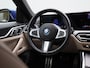 BMW i4 eDrive35 M-Sport 70 kWh | Panoramadak | Oyster Leder | Stoelverwarming | Apple Carplay / Android Auto | Climate Control | Adaptive Cruise Control | Camera | Virtual Cockpit | Lichtmetalen M-Sport Velgen | Elektrische Achterklep |