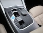 BMW i4 eDrive35 M-Sport 70 kWh | Panoramadak | Oyster Leder | Stoelverwarming | Apple Carplay / Android Auto | Climate Control | Adaptive Cruise Control | Camera | Virtual Cockpit | Lichtmetalen M-Sport Velgen | Elektrische Achterklep |