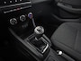 Renault Clio 1.0 TCe 90 Equilibre (APPLE CARPLAY, GROOT NAVI, CRUISE, SPORTSTOELEN, LANE ASSIST, NIEUWE APK, NIEUWSTAAT)