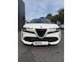 Alfa Romeo Junior 1.2 Turbo Hybrid Ibrida Speciale (Elektrische Klep - LED - Keyless Entry - Parkeersensoren V+A - Stoelverwarming - Adaptieve Cruise Controle - Camera - 18")