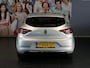 Renault Clio 1.6 E-Tech Hybrid 140 Intens - 360 camera - Navi - Sensoren - Armsteun voor