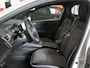 Renault Clio 1.6 E-Tech Hybrid 140 Intens - 360 camera - Navi - Sensoren - Armsteun voor