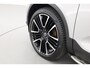 Volvo XC40 2.0 B4 Ultimate Dark | Pano-dak | Trekhaak | 360 camera | ACC | Standkachel | Pixel LED |
