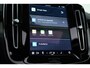 Volvo XC40 2.0 B4 Ultimate Dark | Pano-dak | Trekhaak | 360 camera | ACC | Standkachel | Pixel LED |