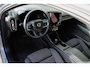 Volvo EX40 Single Motor Extended Range Plus 82 kWh | Trekhaak | Verwarmbare voorstoelen en stuurwiel | Premium audio by Harman Kardon | Keyless | Cruise control adaptief met Stop&Go en stuurhulp