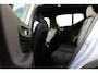 Volvo EX40 Single Motor Extended Range Plus 82 kWh | Trekhaak | Verwarmbare voorstoelen en stuurwiel | Premium audio by Harman Kardon | Keyless | Cruise control adaptief met Stop&Go en stuurhulp